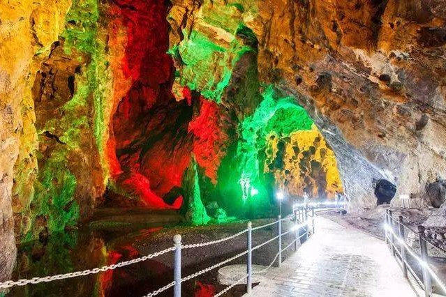 Huangxian Cave
